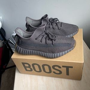 Yeezy Boost 350 V2 ‘Cinder Non-Reflective’ size 7